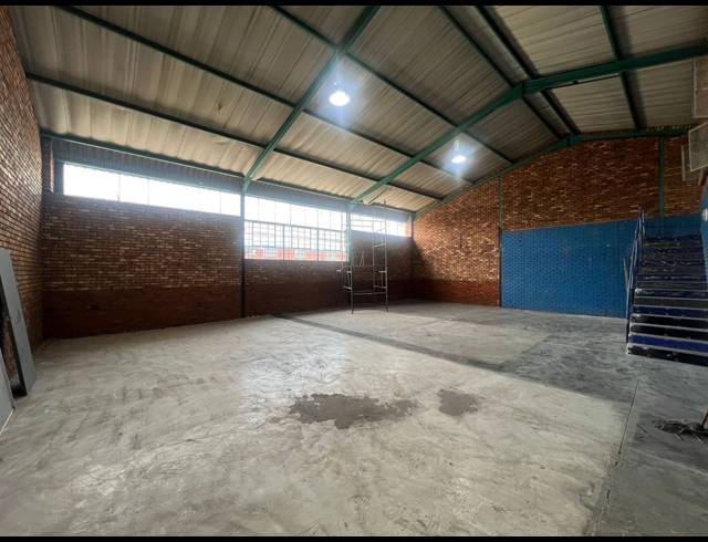 271M² WAREHOUSE TO LET IN HENNOPSPARK